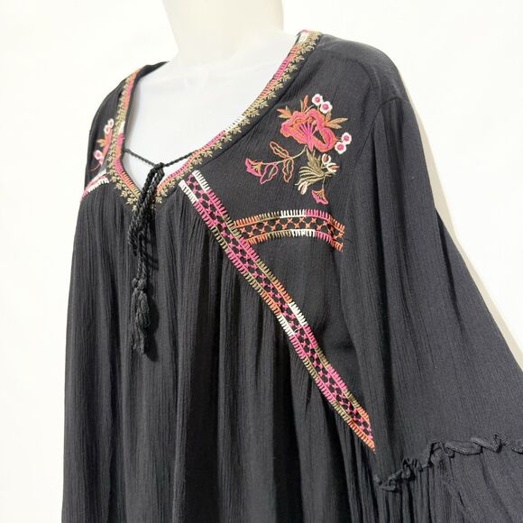 Umgee USA Blouse Womens Sz 1XL Black Floral Embroidered Bell Sleeve Whimsigoth - Picture 4 of 9